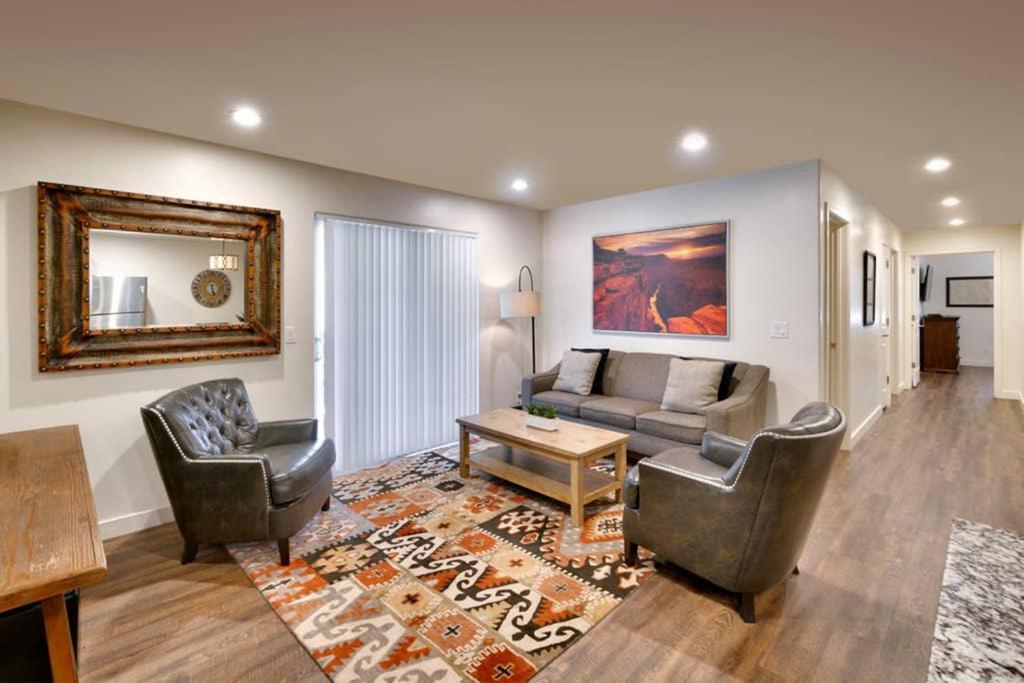 5D New Redcliff Condo, Pool & Hot Tub 摩押 外观 照片
